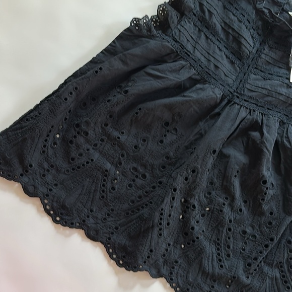 Adiva Black Sleeveless Top - Picture 6 of 7